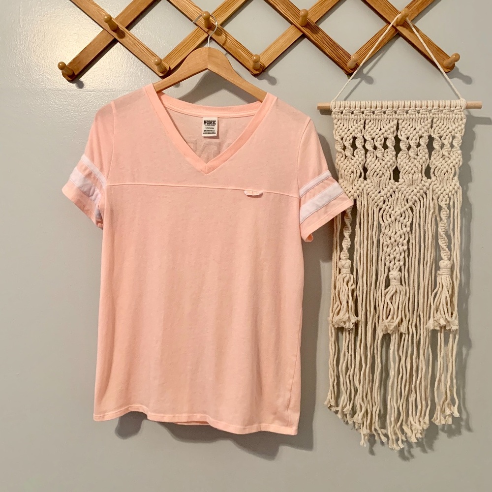 PINK T-Shirt Size Large - Picture 1 of 2